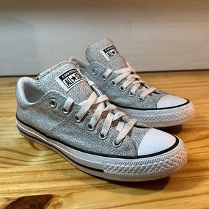 Chuck Taylor “Like New” All Star Madison Sneakers. Amazing Colorway. Must see!!